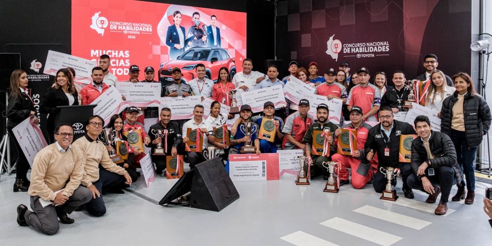 Toyota Colombia celebró la edición número 12 de su Concurso Nacional de Habilidades, una iniciativa que busca fortalecer el talento de su red de concesionarios y mejorar la experiencia de los clientes a través de la capacitación, la mejora continua y nuevos servicios como Mantenimiento Express y Usados Certificados Toyota. V12MAGAZINE