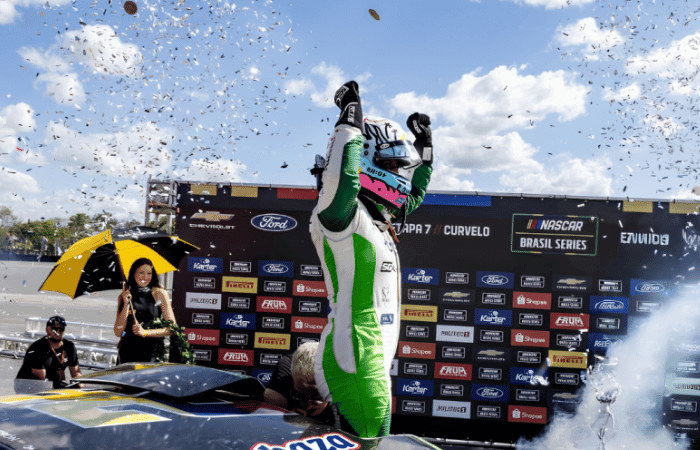 La colombiana Tatiana Calderón hace historia en NASCAR Brasil: es la primera mujer en ganar una carrera V12MAGAZINE Tatiana Calderón Nascar