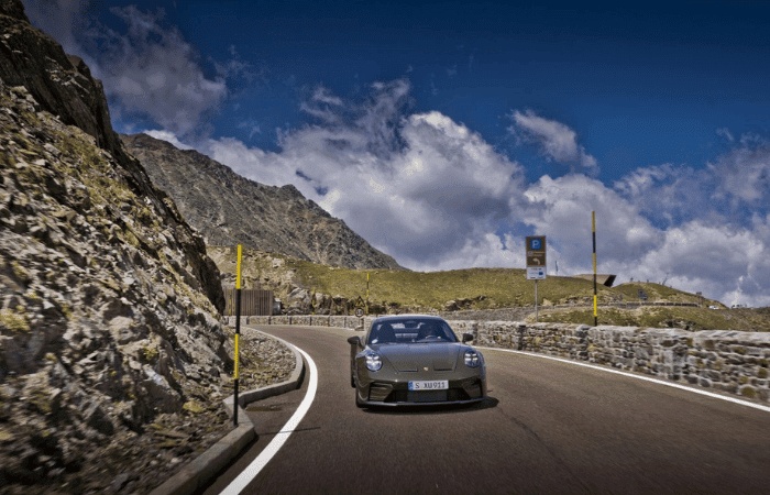 Porsche 911 GT3: una joya exclusiva inspirada en los Alpes V12MAGAZINE Porsche 911 GT3