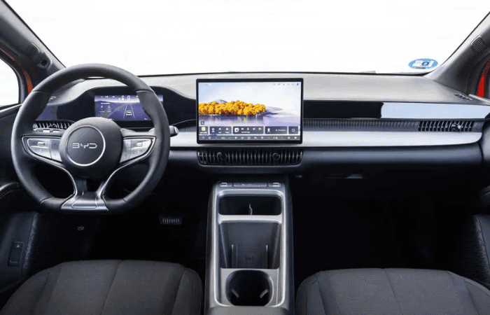 BYD Dolphin G DM-i: el híbrido que promete más de 1.000 km de autonomía V12MAGAZINE BYD Dolphin G DM-i
