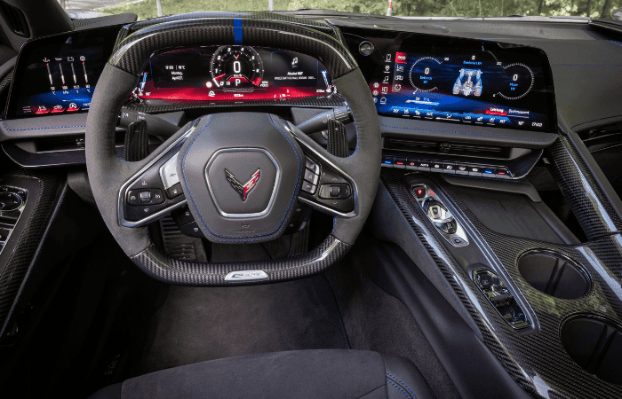 Chevrolet Corvette E-Ray 2026 cambia por completo: adiós a la polémica “pared de botones” V12MAGAZINE Chevrolet Corvette E-Ray 2026