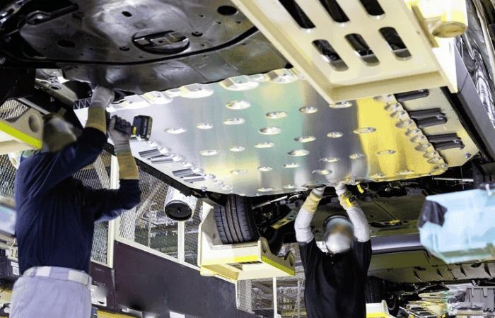 Toyota prepara una revolución: 400.000 robots llegarán a sus fábricas desde 2028 V12MAGAZINE Toyota robots