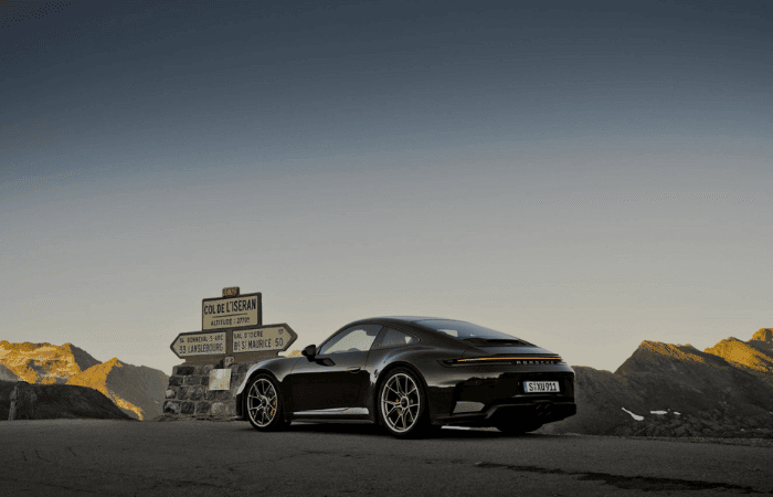 Porsche 911 GT3: una joya exclusiva inspirada en los Alpes V12MAGAZINE Porsche 911 GT3