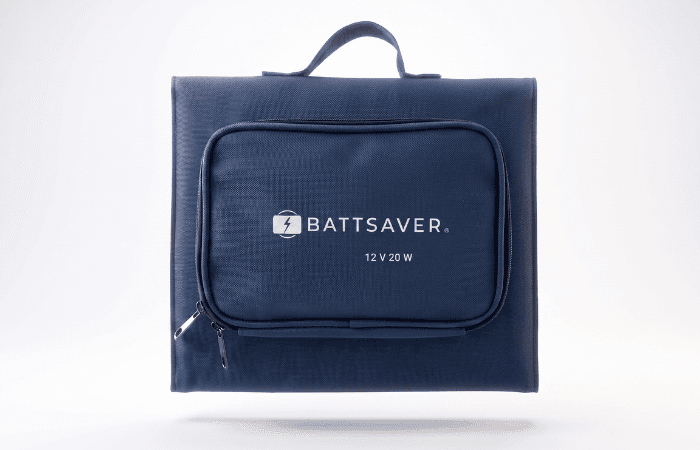 Battsaver: el invento colombiano que busca alargar la vida de las baterías de los carros con energía solar V12MAGAZINE Battsaver