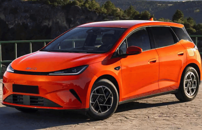 BYD Dolphin G DM-i: el híbrido que promete más de 1.000 km de autonomía V12MAGAZINE BYD Dolphin G DM-i