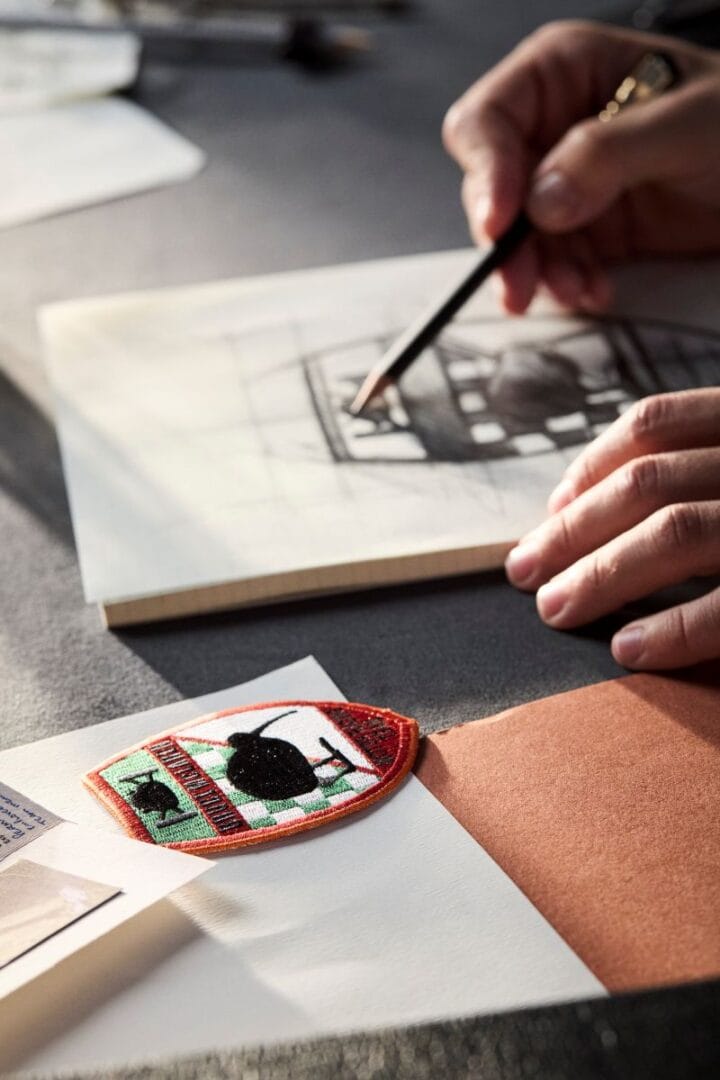 Nueva identidad de McLaren: el cambio que avanza hacia el futuro sin olvidar pasado V12MAGAZINE McLaren cambia su lenguaje visual, pero la verdadera noticia está en lo que hay detrás: una marca que conecta competición, autos de calle y nuevos proyectos. V12MAGAZINE