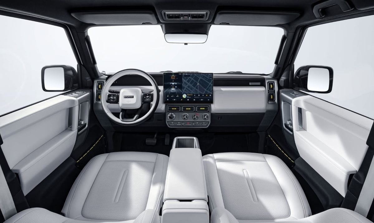 iCAUR Colombia abre reservas: dos SUV electrificados y dos formas de entender la movilidad V12MAGAZINE iCAUR Colombia ya abrió las reservas de sus primeros modelos y lo hace con una propuesta poco convencional: un SUV completamente eléctrico y otro que también se mueve con electricidad, pero utiliza un motor a gasolina como generador cuando hace falta ampliar el recorrido. La nueva marca llega con los V23 y V27, desde $94.990.000. V12MAGAZINE