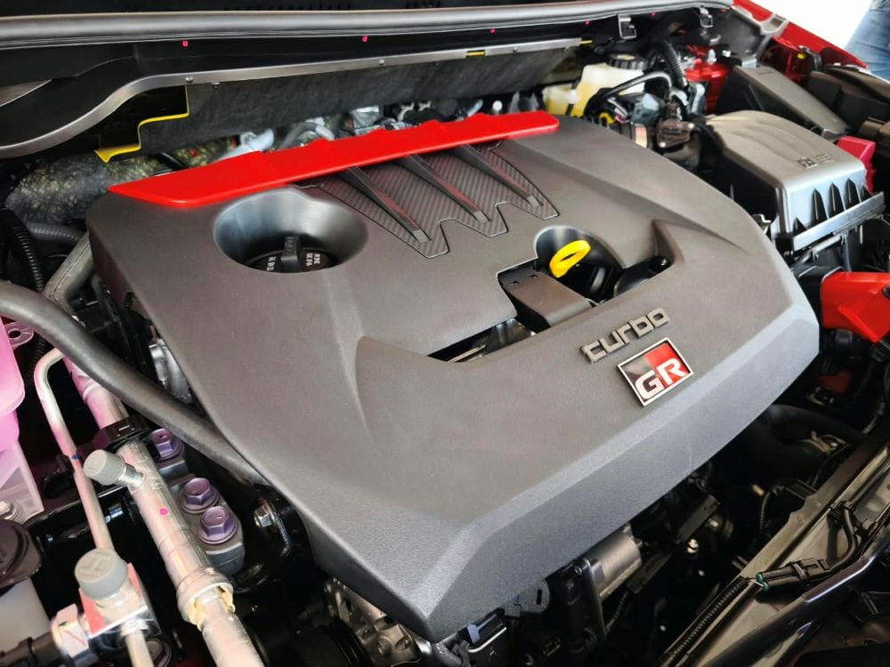 Toyota GR Yaris 2027: 296 HP, caja manual y una receta deportiva que pone al conductor primero V12MAGAZINE El nuevo Toyota GR Yaris 2027 llega a Colombia con una receta poco común: 296 HP, caja manual, tracción integral y apenas 1.280 kilos. V12MAGAZINE