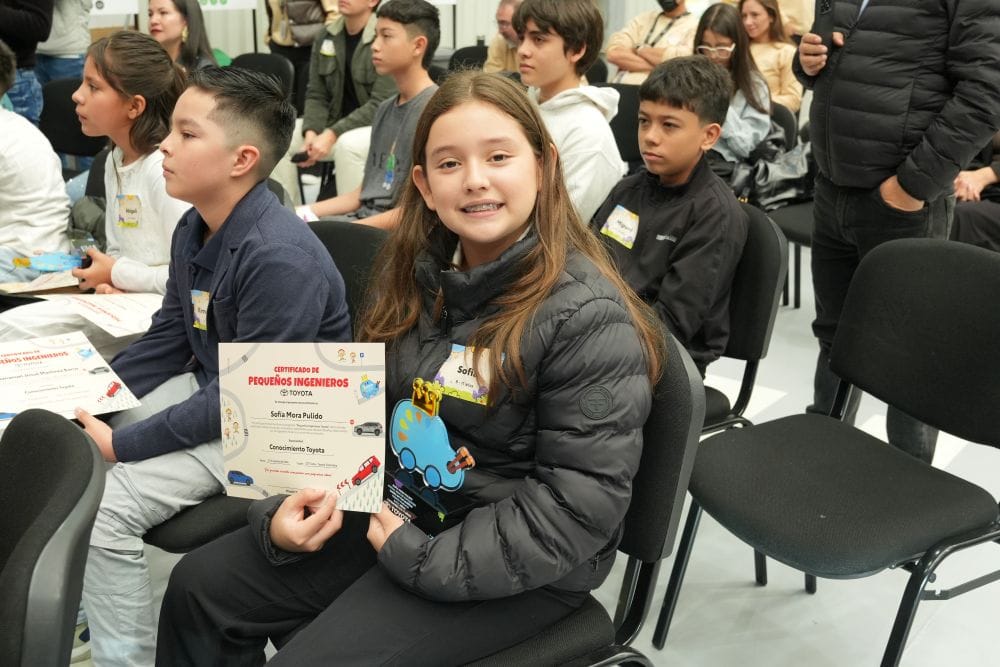 Dream Car 2026: los sueños de dos niños colombianos que ahora viajarán hasta Japón V12MAGAZINE Dos niños colombianos llevarán hasta Japón sus sueños sobre ruedas tras ganar Dream Car 2026, el concurso de Toyota que invita a imaginar cómo podría ser la movilidad del futuro. V12MAGAZINE