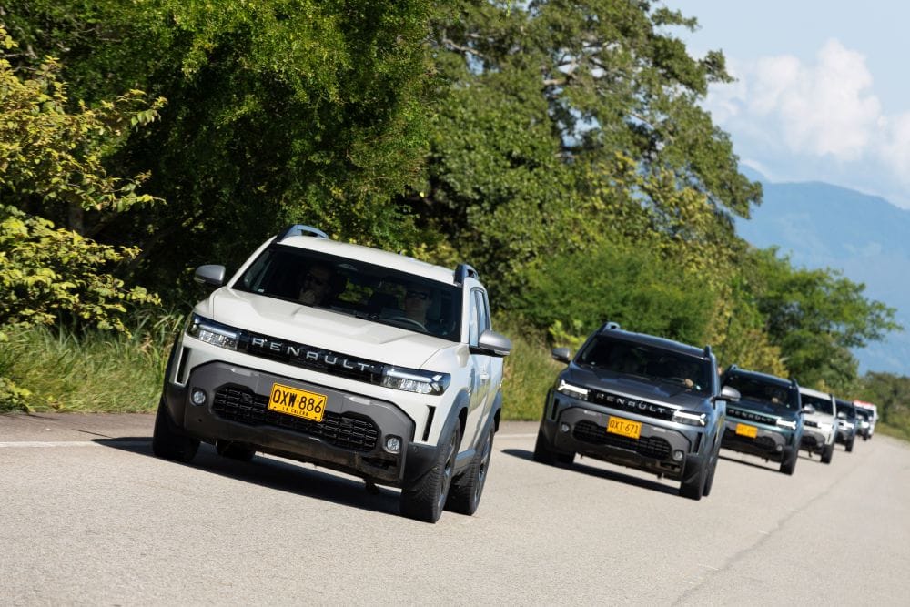 El Renault Duster Hybrid E-Tech 4x4 llegó a Colombia y ahora es automática V12MAGAZINE Renault Duster Hybrid E-Tech 4x4 estrena en Colombia una fórmula inédita para el modelo: más potencia, electrificación, tracción inteligente y transmisión automática. V12MAGAZINE