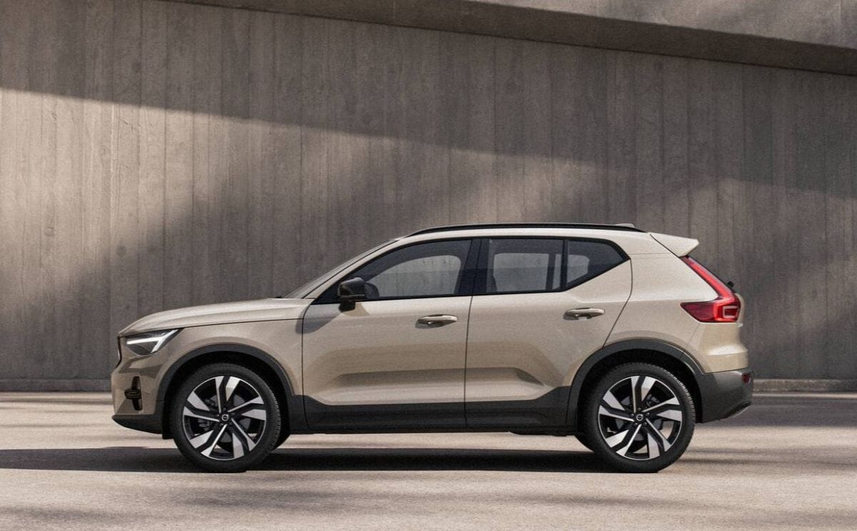 Volvo XC40 B4 Mild Hybrid: la electrificación premium cambia de puerta de entrada V12MAGAZINE Volvo XC40 B4 Mild Hybrid llega a Colombia apostando por una electrificación accesible, combinando tecnología híbrida ligera, formato SUV compacto y un precio de entrada desde $189 millones. V12MAGAZINE