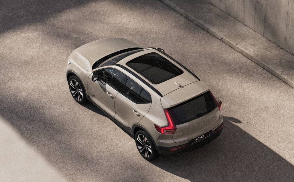 Volvo XC40 B4 Mild Hybrid: la electrificación premium cambia de puerta de entrada V12MAGAZINE Volvo XC40 B4 Mild Hybrid llega a Colombia apostando por una electrificación accesible, combinando tecnología híbrida ligera, formato SUV compacto y un precio de entrada desde $189 millones. V12MAGAZINE