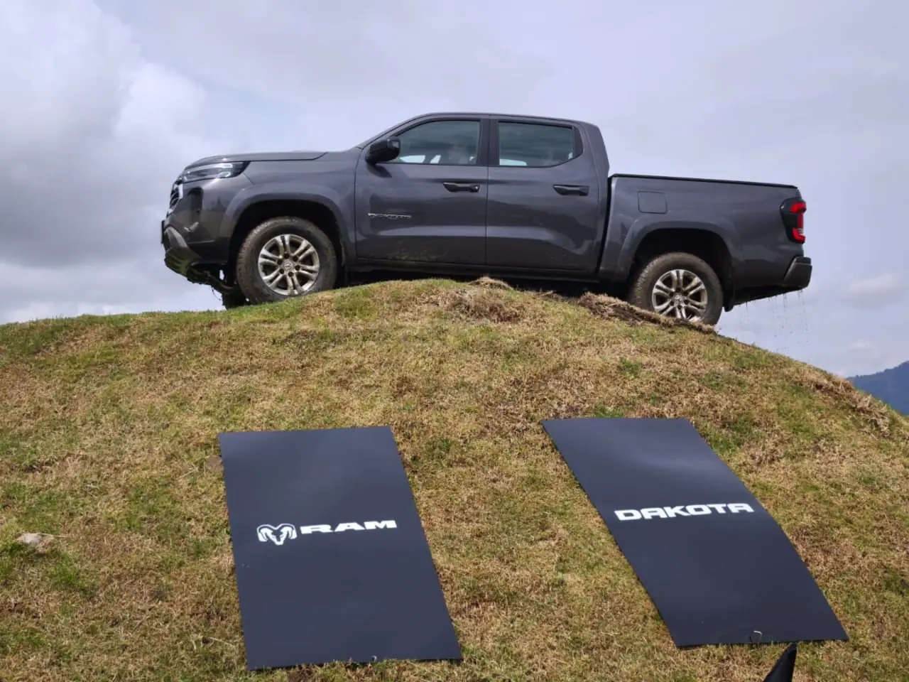 RAM Dakota en Colombia: precio, potencia y el reto de conquistar las pick-ups medianas V12MAGAZINE RAM Dakota