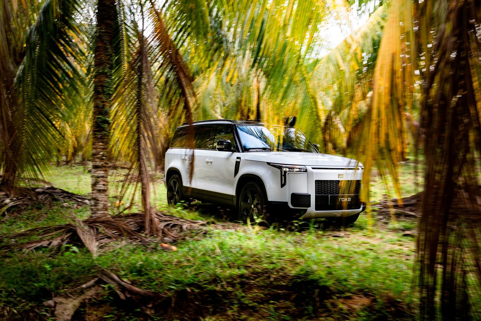 ROX 01 en Colombia: el todoterreno de rango extendido que desafía al lujo tradicional V12MAGAZINE ROX Motor debuta en Colombia con el ROX 01, un SUV de lujo y rango extendido que combina 470 hp, 1.115 km de alcance, diseño firmado por Pininfarina y soluciones integrales para acampada remota. V12MAGAZINE