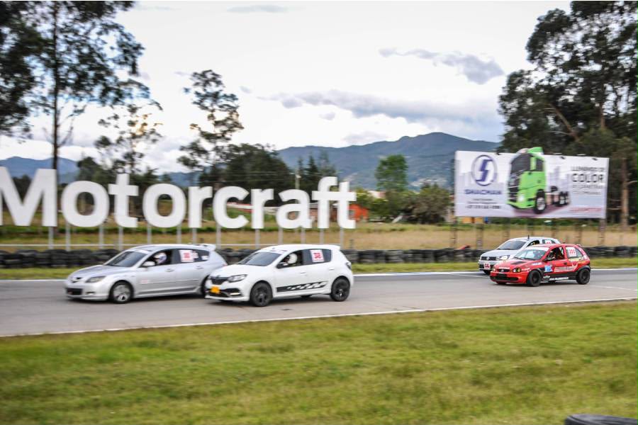 El CNA 2026 corona a sus campeones en Tocancipá con el premio Ford 130. Analizamos la correlación de fuerzas por grupos, modelos, las opciones y más. V12MAGAZINE