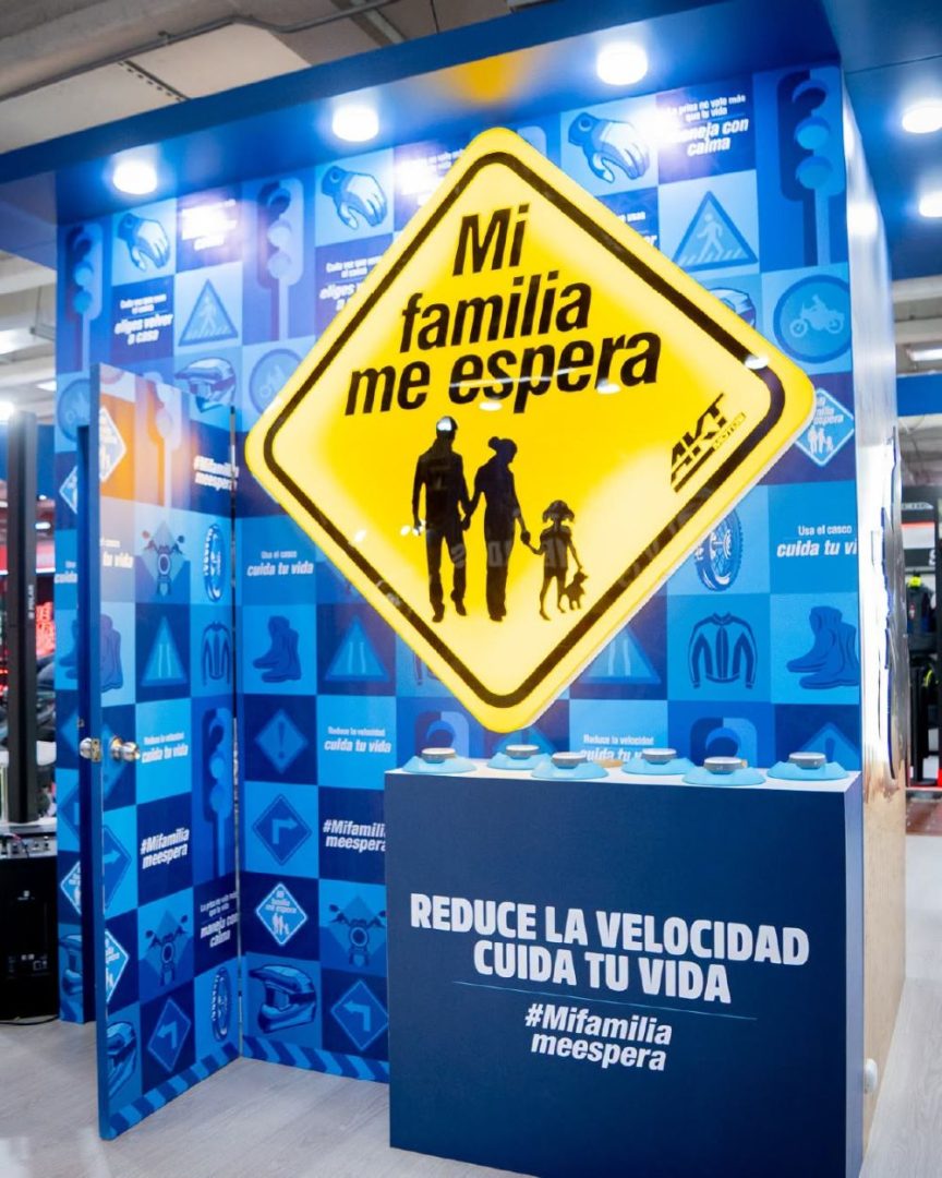 Dos millones de motocicletas ensambladas marcan un momento especial para AKT. La marca colombiana celebra su trayectoria con una NKD125 renovada y una exhibición que recorre distintas categorías de su portafolio. V12MAGAZINE