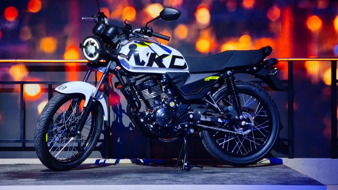 Dos millones de motocicletas ensambladas marcan un momento especial para AKT. La marca colombiana celebra su trayectoria con una NKD125 renovada y una exhibición que recorre distintas categorías de su portafolio. V12MAGAZINE