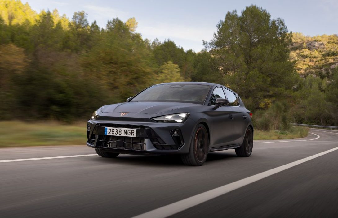 CUPRA León VZ y Terramar PHEV: dos formas de entender el desempeño llegan a Colombia V12MAGAZINE Dos modelos, dos personalidades y una misma marca. CUPRA amplía su oferta colombiana con un compacto deportivo de 300 CV y un SUV híbrido enchufable de 201 HP. V12MAGAZINE