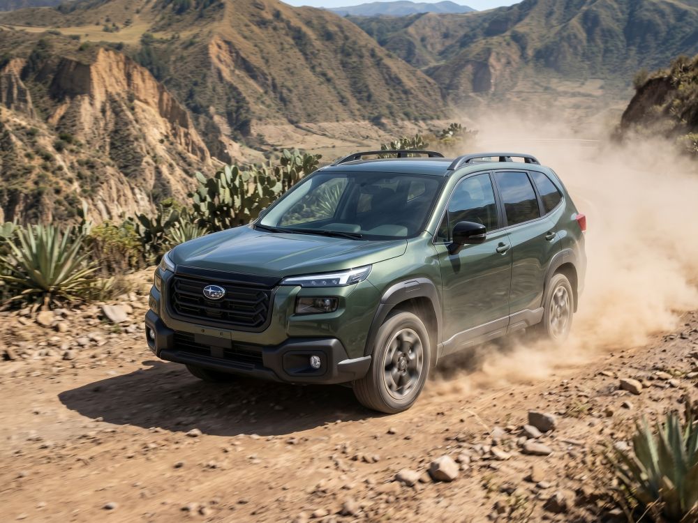 La séptima generación de la Subaru Outback cambia radicalmente su imagen y se acerca al mundo SUV sin abandonar el Bóxer, el Symmetrical AWD y su espíritu aventurero. La probamos para descubrir qué ofrece realmente en Colombia. V12MAGAZINE