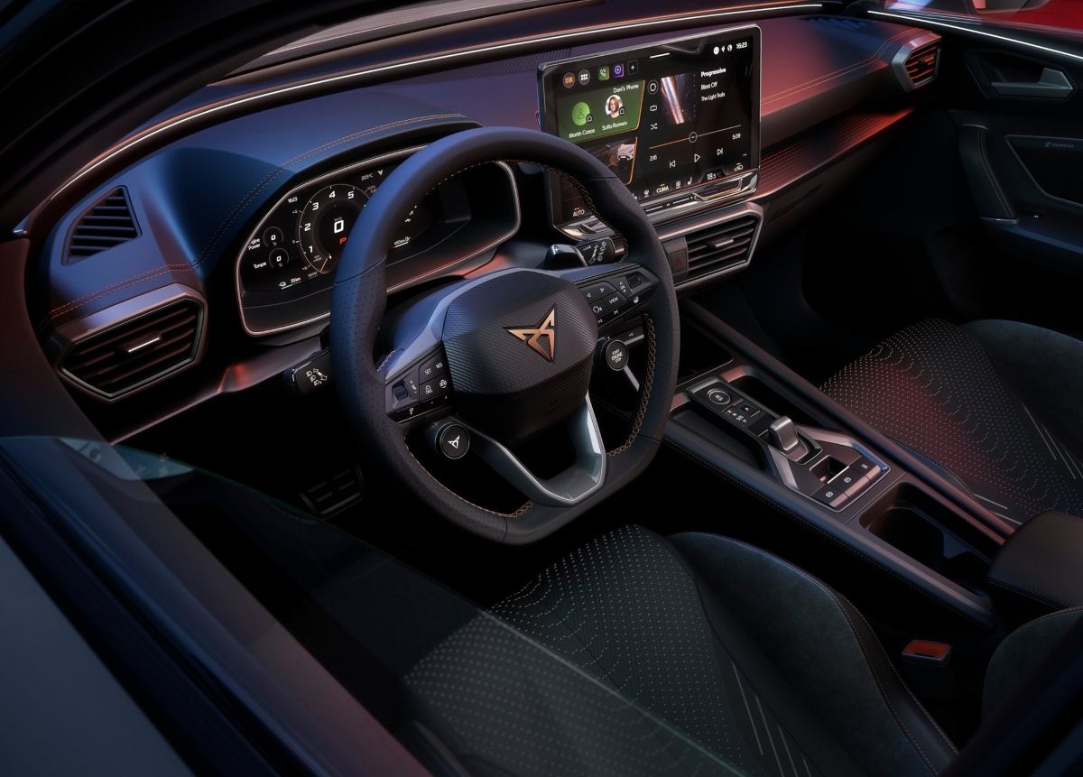 CUPRA León VZ y Terramar PHEV: dos formas de entender el desempeño llegan a Colombia V12MAGAZINE Dos modelos, dos personalidades y una misma marca. CUPRA amplía su oferta colombiana con un compacto deportivo de 300 CV y un SUV híbrido enchufable de 201 HP. V12MAGAZINE