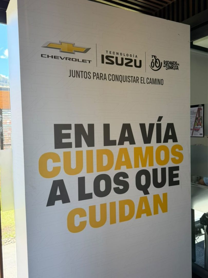 Rodando por una Sonrisa: 1.420 km para cambiar vidas y una iniciativa que empieza en la carretera V12MAGAZINE Catorce ciclistas recorrerán Colombia para apoyar a niños que necesitan atención médica especializada. Chevrolet se suma a una iniciativa que conecta solidaridad y seguridad vial. V12MAGAZINE