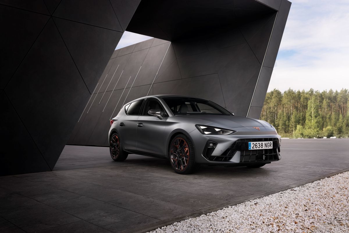 CUPRA León VZ y Terramar PHEV: dos formas de entender el desempeño llegan a Colombia V12MAGAZINE Dos modelos, dos personalidades y una misma marca. CUPRA amplía su oferta colombiana con un compacto deportivo de 300 CV y un SUV híbrido enchufable de 201 HP. V12MAGAZINE