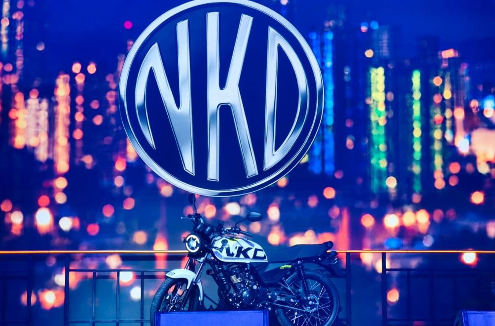 Dos millones de motocicletas ensambladas marcan un momento especial para AKT. La marca colombiana celebra su trayectoria con una NKD125 renovada y una exhibición que recorre distintas categorías de su portafolio. V12MAGAZINE