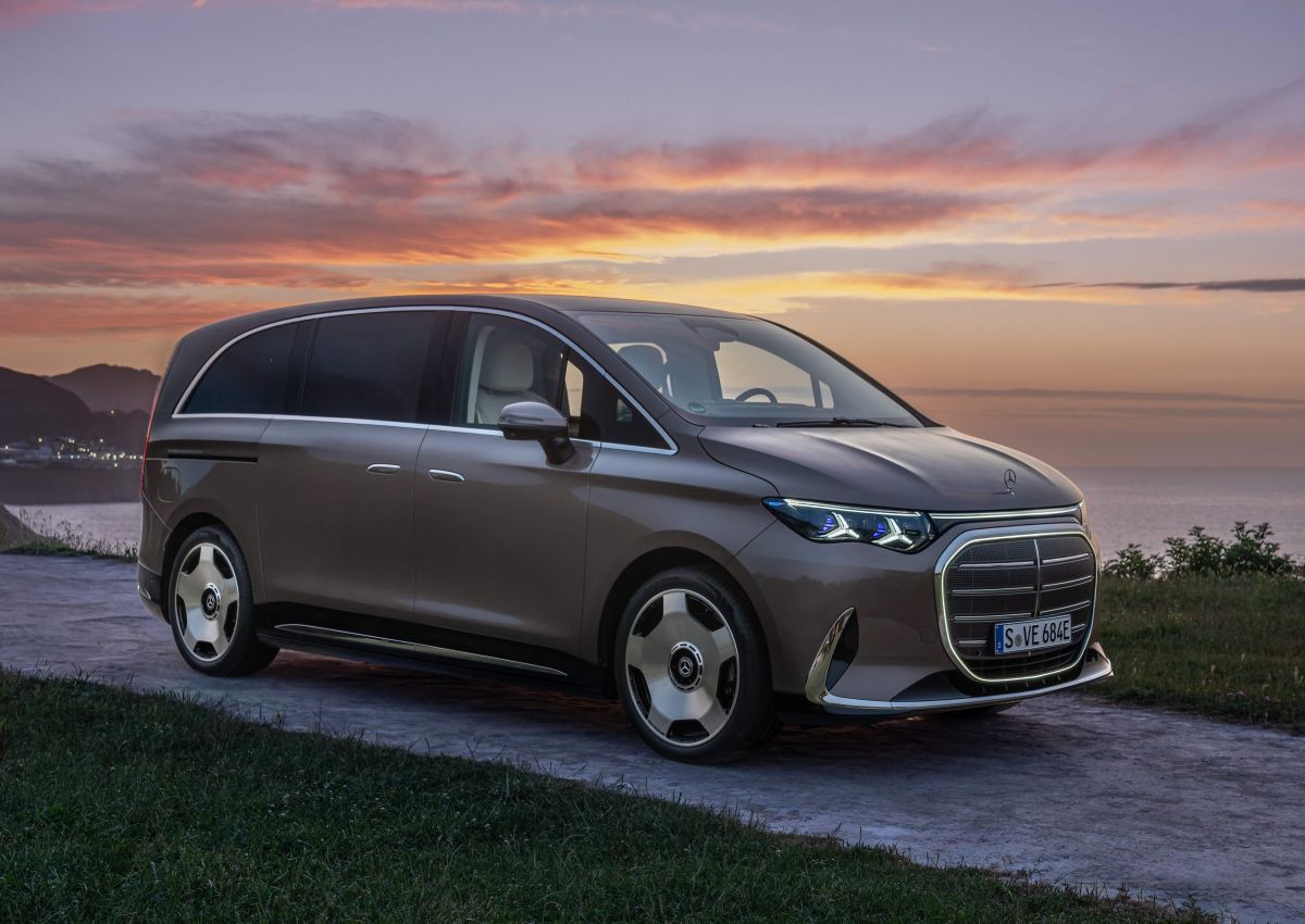 Salón de París 2026: 12 carros nuevos que revelan hacia dónde va la industria automotriz V12MAGAZINE París reúne eléctricos deportivos, SUV familiares y modelos urbanos en una edición que revela las prioridades de una industria en plena transformación. V12MAGAZINE